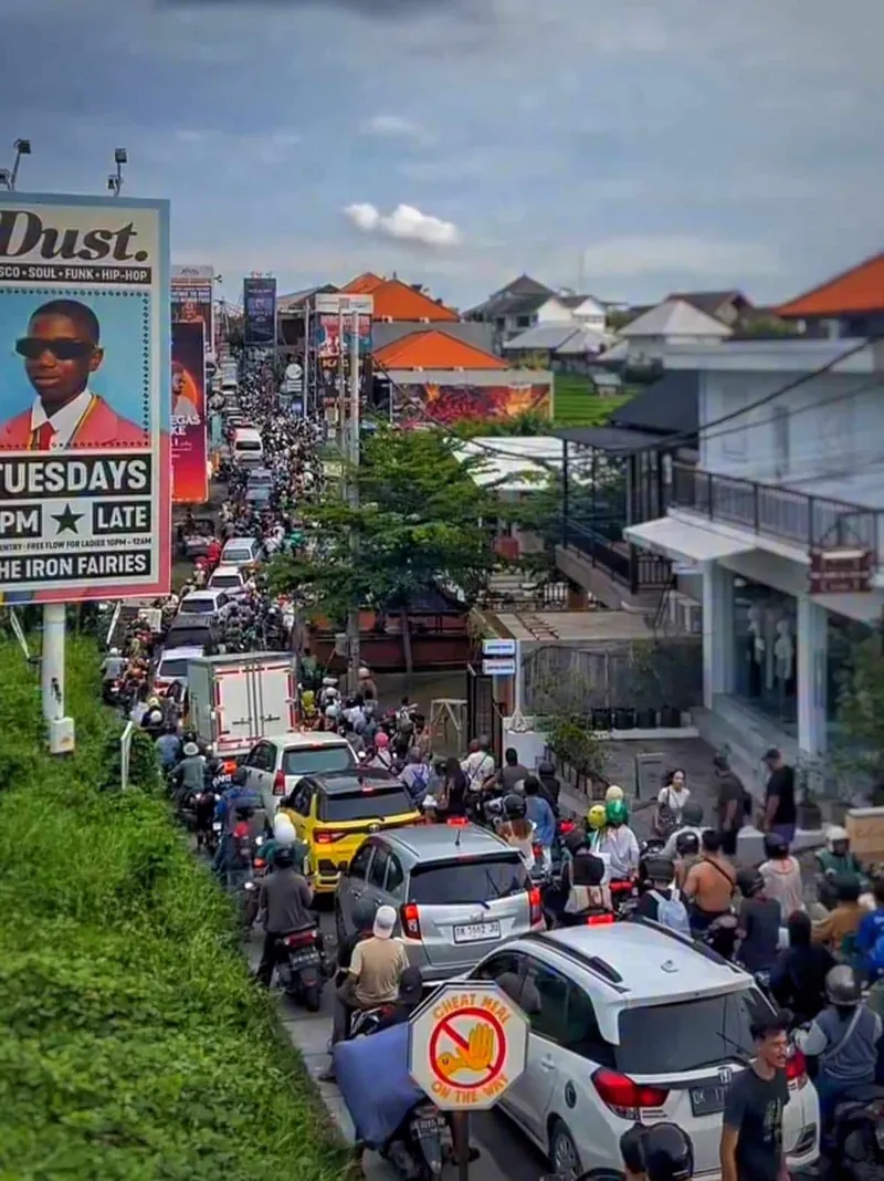 The same Canggu shortcut today – what was a quiet rice-field lane a few years ago is now a busy daily commute of cars, scooters and shopfronts.